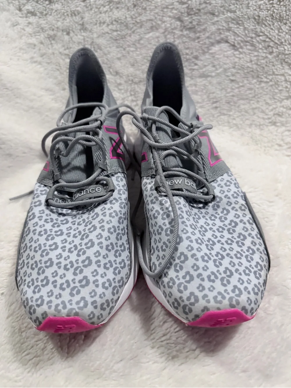 New Balance Fresh Foam Roav Big Kid Moon Dust Pink Leopard (women size 7.5)